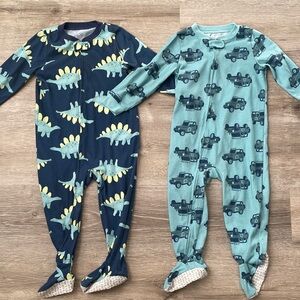 Carter’s sleep and play pajamas size 2T